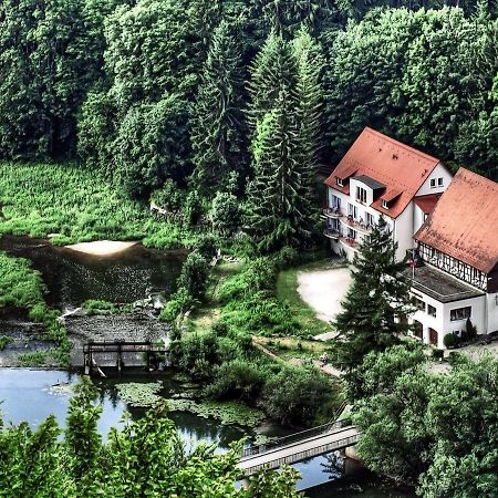 Hotel-Gasthof Neumuehle Kreenheinstetten エクステリア 写真